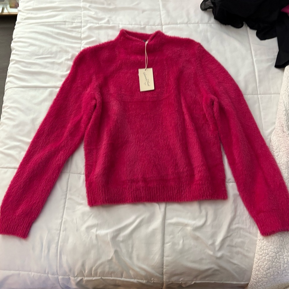 Universal Threads pink sweater. NWT